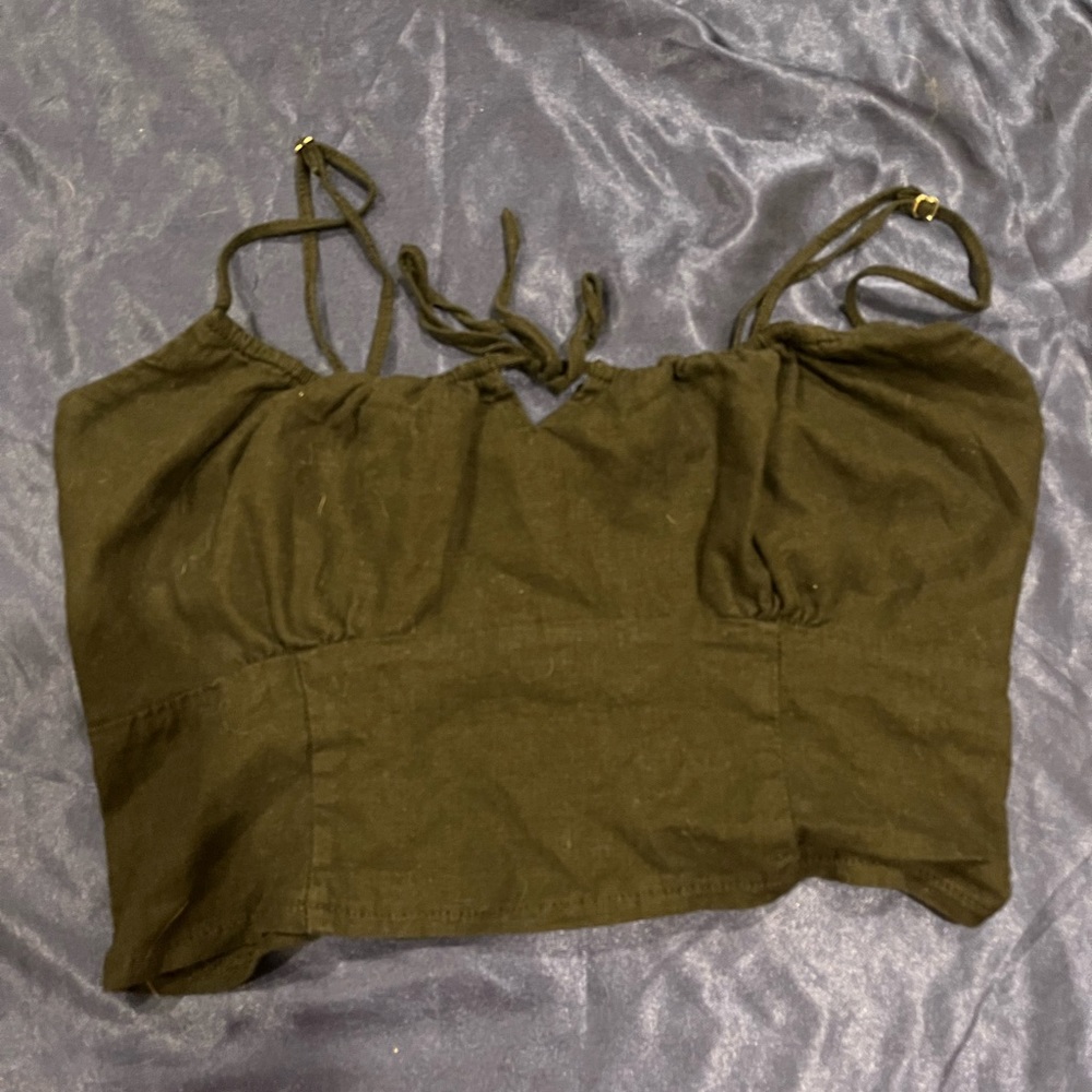 Black cropped tank (looks green but it’s just the lighting)